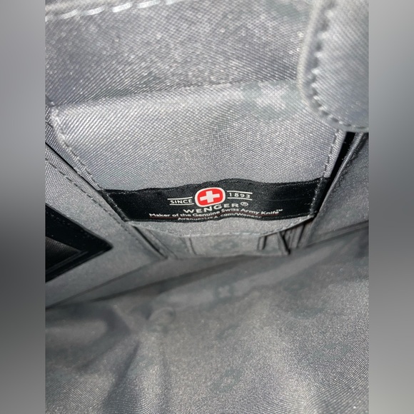 Genuine Swiss Army (Wenger) laptop bag - Picture 9 of 11